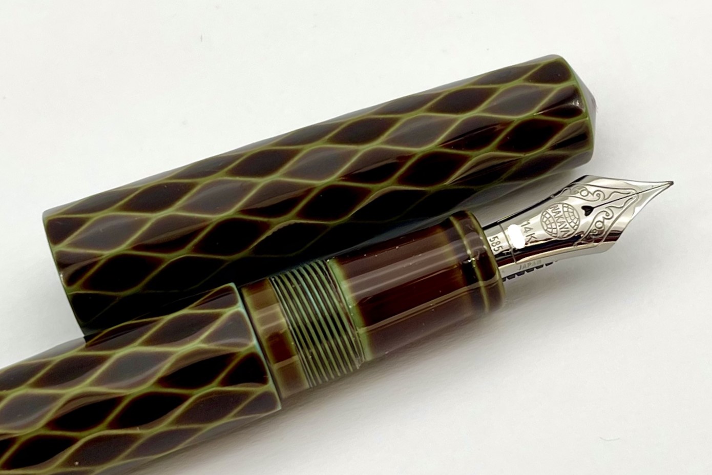 NakayaTsumugiPiccoloCigarAmimeHekiTamenuriFP_F